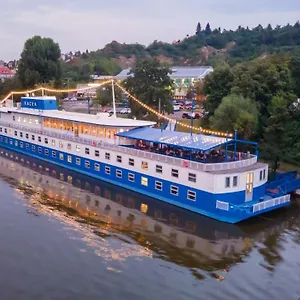Bateau-hôtel Racek